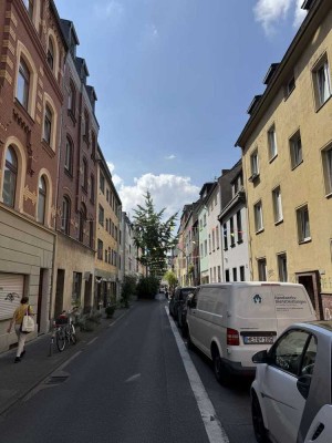 Attraktives Mehrfamilienhaus in Köln: Ihr renditestarkes Investment in der Körnerstraße