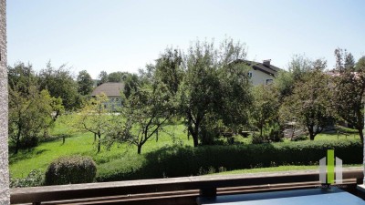 Attraktive 3 Zi-Wohnung mit Loggia und Carport