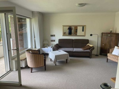 Vermiete befristet helle 2-Zimmer Wohnung im Hochparterre mit Balkon in Kiel-Hassee
