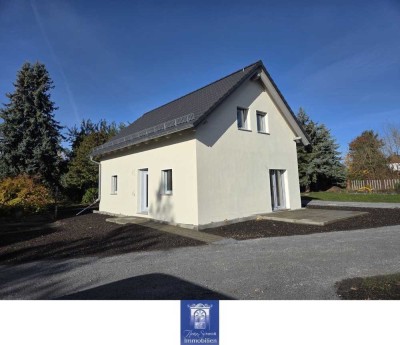 Erstbezug! Hochwertige Familienwohnung über 2 Ebenen! Terrasse, Garten, EBK!