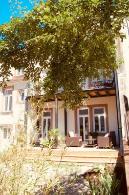 stilvolle EG Wohnung mit grosser Terrasse und Garten