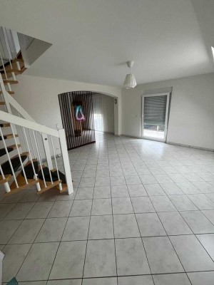 Freundliche und gepflegte 2-Zimmer-Maisonette-Wohnung mit Balkon und EBK in Ballrechten-Dottingen