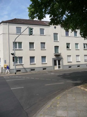Wohnung im 1. OG - 3-4 Zimmer - zentral gelegen (E0182)
