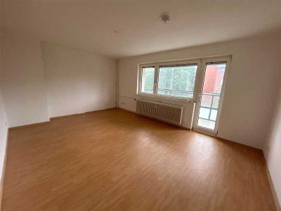 2 Zimmer Wohnung für Renovierungsliebhaber