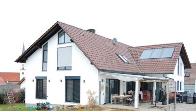 Sonniges und ruhiges Familienidyll – Freistehendes modernisiertes EFH in ruhiger Siedlungslage
