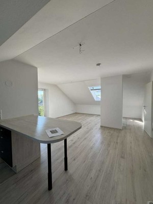 Katip | Charmante Dachgeschosswohnung mit Stellplatz