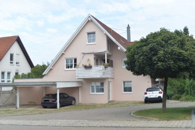 Einziehen und Wohlfühlen! 3-Zimmer-EG-Wohnung mit Carport und STP