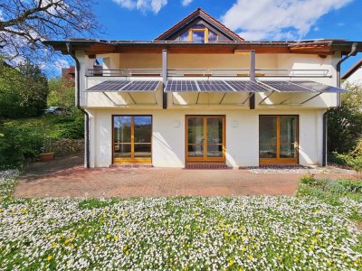 *provisionsfrei* Geräumiges und modernisiertes 8,5-Zimmer-Einfamilienhaus in Coburg