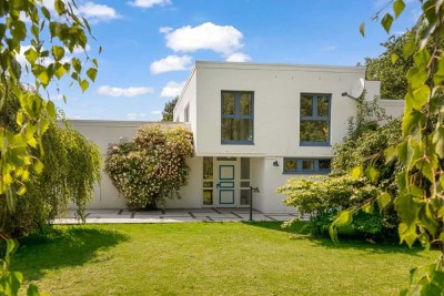 Ikone, moderne Bauhaus-Architektur-Eleganz in exklusiver Lage