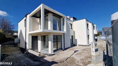 Doppelhaushälfte Neubau Top 1 – belagsfertig mit Dachterrasse!