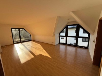 Helle 3-Zimmer-Wohnung mit Süd-West-Balkon in ruhiger Lage
