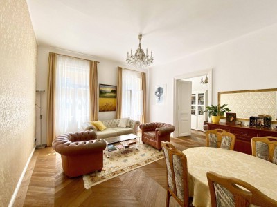 Charmante ALTBAUPERLE - Renovierte 3 Zimmer - ca. 70m² WFL - Lift - Hochwertige Einrichtung