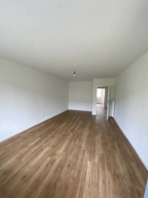 Helles Apartment mit Balkon
