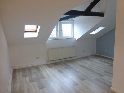 3-Zi Whg, ca. 80qm, DG-Altbau, innenstadtnah