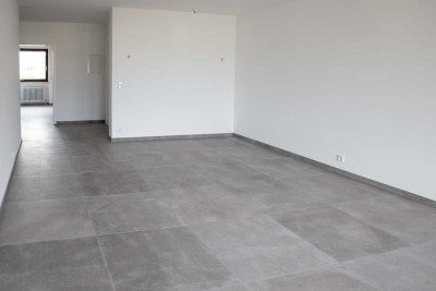 Toplage  - Thon / 4-Zimmer-Wohnung mit Balkon
