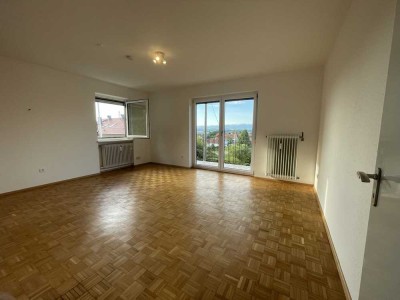 Ansprechende 4-Zimmer-Wohnung mit Balkon in Schwabsoien