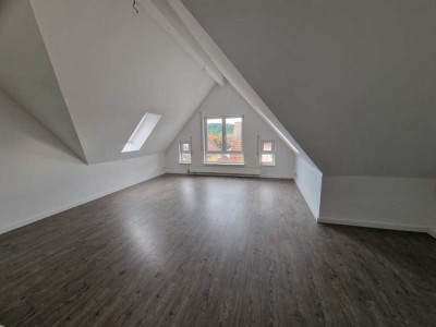 Schöne 3,5-Zimmer-Dachgeschosswohnung in zentraler Lage von Ammerbuch - Entringen