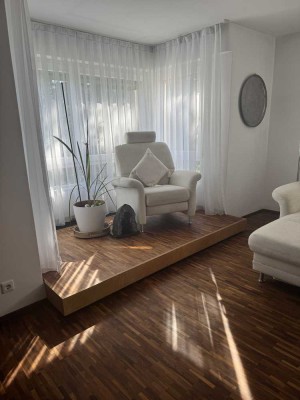 Exklusive 4-Zimmer-Wohnung mit gehobener Innenausstattung in S-Untertürkheim