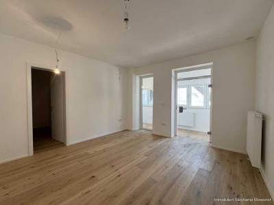 Erstbezug nach Sanierung - 2er WG willkommen! Individuelle 2 Zi-Wohnung + Wohnküche