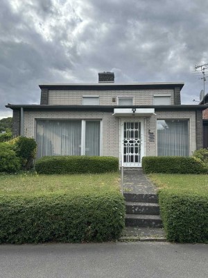 Haus in Top Lage mit wunderschönem Garten