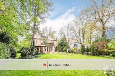 Charmante Villa mit großem pflegeleichten Garten in Kleinmachnow