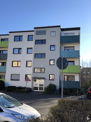 Helle 3-Zimmer-Wohnung mit Balkon und Einbauküche in Bergheim