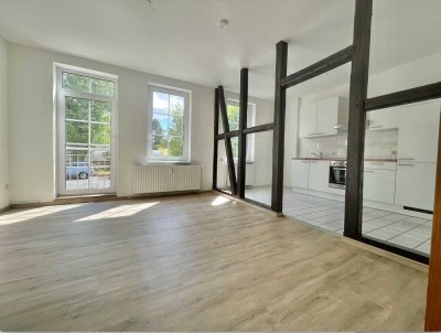 AB SOFORT-NÄHE AMEOS! 2-Raum-Erdgeschoss-Wohnung mit Einbauküche, Stellplatz extra!
