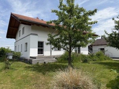 Traumhafte und kernsanierte Erdgeschoss-Gartenwohnung in ruhiger Lage!