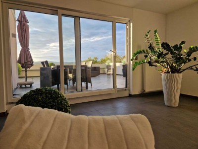 Traumhafte 3 Zi. Penthouse Whg., riesige Dachterrasse, Tiefgarage, luxuriöse EBK am Wald/Feldrand