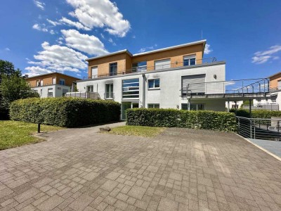 Exklusives Penthouse mit Traumblick, Dachterrasse und TG-Platz - Barrierefrei wohnen in Overath