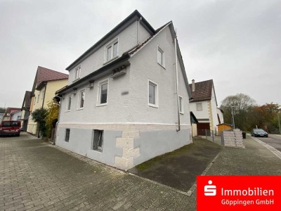 Frei stehendes EFH mit Garten, sofort beziehbar! Stellplätze direkt am Haus!