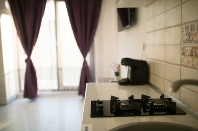 Stilvolle, modernisierte 1,5-Raum-Wohnung mit Balkon und EBK in Teltow