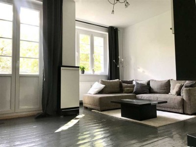 Gut geschnittene und möblierte 2-Zimmer Wohnung mit Balkon zur Untermiete!
