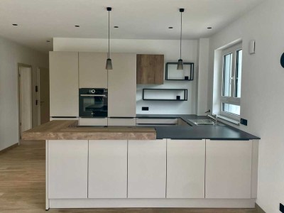 MODERNE PENTHOUSEWOHNUNG MIT SENSATIONELLER TERRASSE