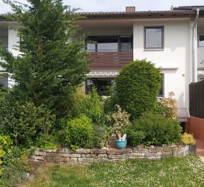 Gepflegtes Reihenhaus in Tauberbischofsheim in ruhiger,  unverbaubarer, sonniger Aussichtslage