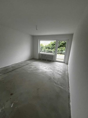 Gemütliche 4-Zimmer-Wohnung mit zwei Loggien // 3.OG rechts