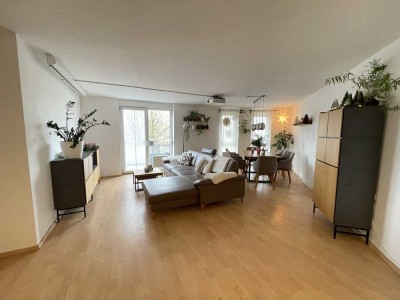 Weihnachtsangebot! Provisionsfrei! 5-Zimmerwohnung im 1. OG mit Balkon (Südwestausrichtung)