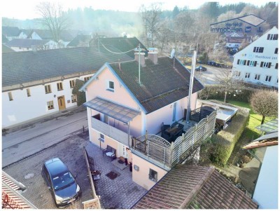 Charmantes Einfamilienhaus mit Dachterrasse, Doppelcarport und umfassender Renovierung