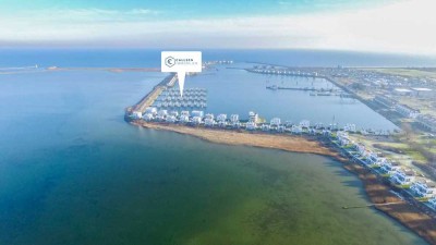 Schwimmendes Haus: Luxuriöse Eleganz direkt auf der Schlei