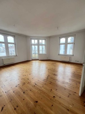 BEZUGSFREI: Ihr neues Zuhause mit Altbaucharme