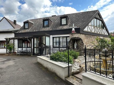 Einfamilienhaus Würzburg-Versbach, 5-Zimmer, mit tollem Garten, aktuell in Sanierung