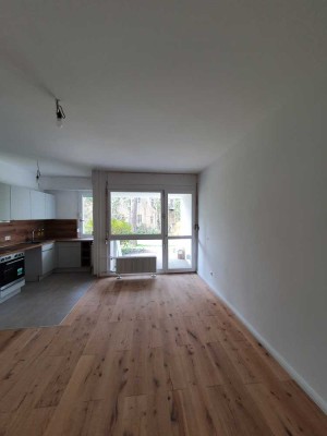 2- Zimmerwohnung mit Balkon und Einbauküche im ruhigen Grunewald