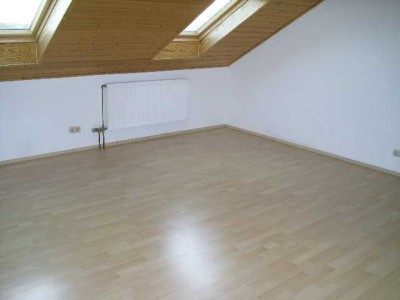 675 € - 90 m² - 3.0 Zi.