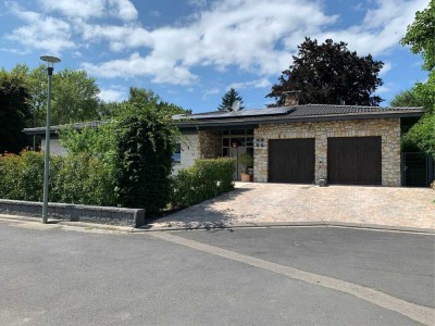 Wunderschöner und sehr repräsentativer Atrium-Bungalow, kernsaniert, mit vielen Extras ...