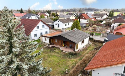 ENTZÜCKENDES WEEKENDHAUS ODER BAUGRUND II SANIERUNGSBEDÜRFTIG II VIEL POTENZIAL II SCHÖNER GARTEN II GARAGE II RUHIGE SIEDLUNGSLAGE II NÄHE FELIXDORF