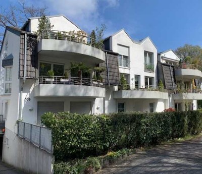 Refrath Frankenforst Vier Zimmer Wohnung mit Terrasse