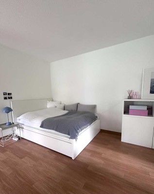 Helle 1-Zimmer-Wohnung in zentraler Lage zur Untermiete