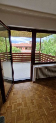 Erstbezug nach Sanierung - sonnige 2,5-Zi-Wohnung mit Balkon im östlichen Ringgebiet - von PRIVAT