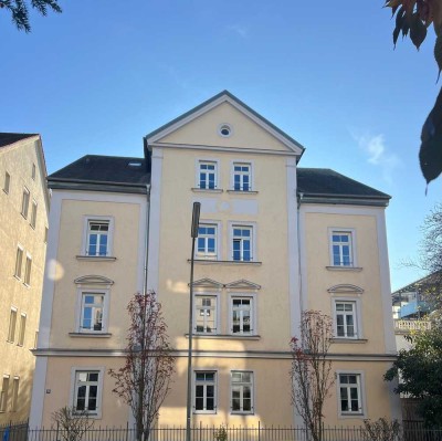 Architektonisch geschmackvoll ausgestattete 3-Raum-Wohnung mit Balkon in Augsburg