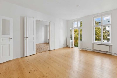 Erstbezug nach Sanierung | 4 Zimmer | wunderschöne Flügeltüren und Stuck